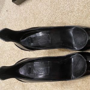 Gucci pumps